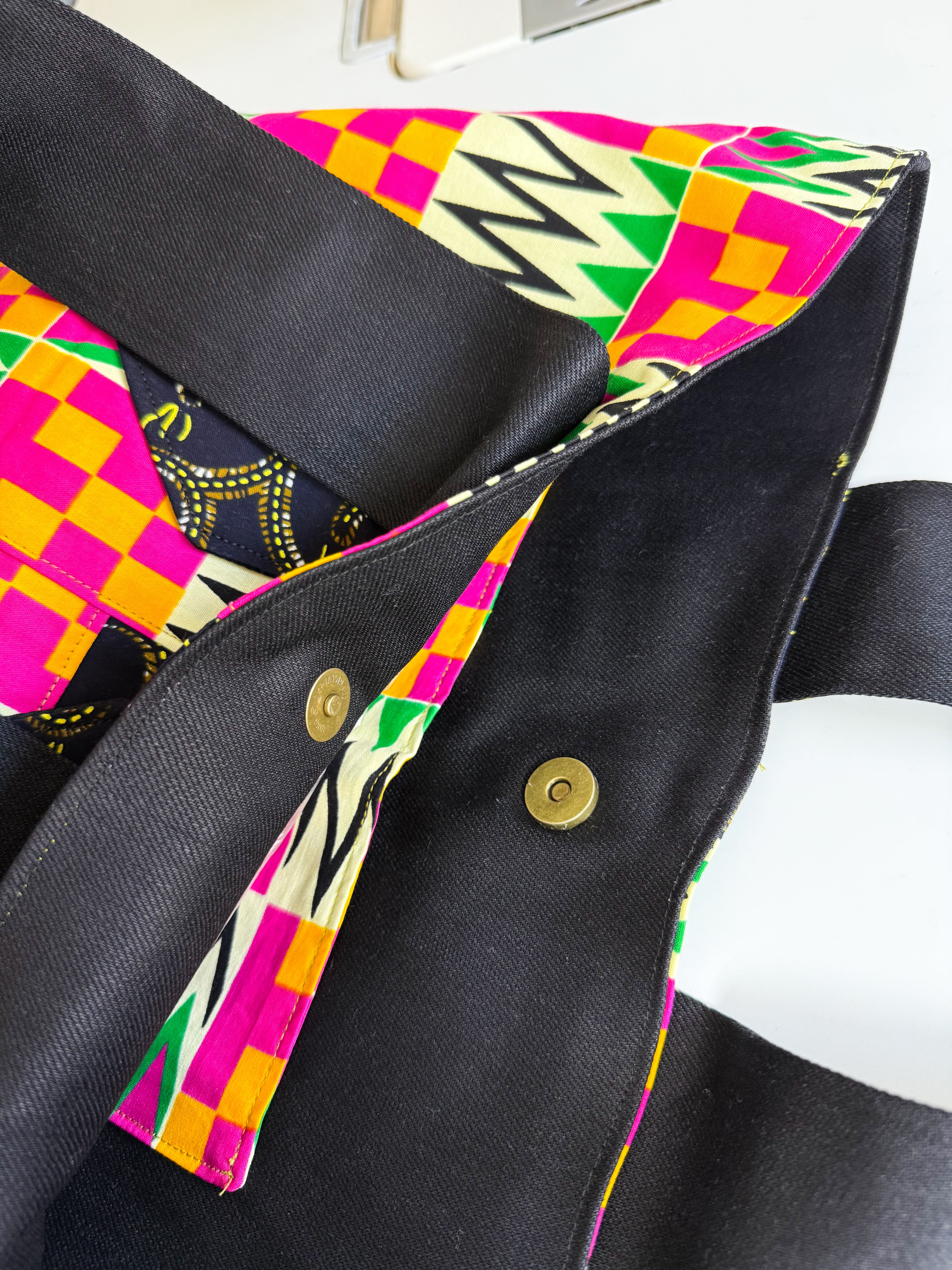 SIGANNA Tai Bag - Artisan Kente Bag