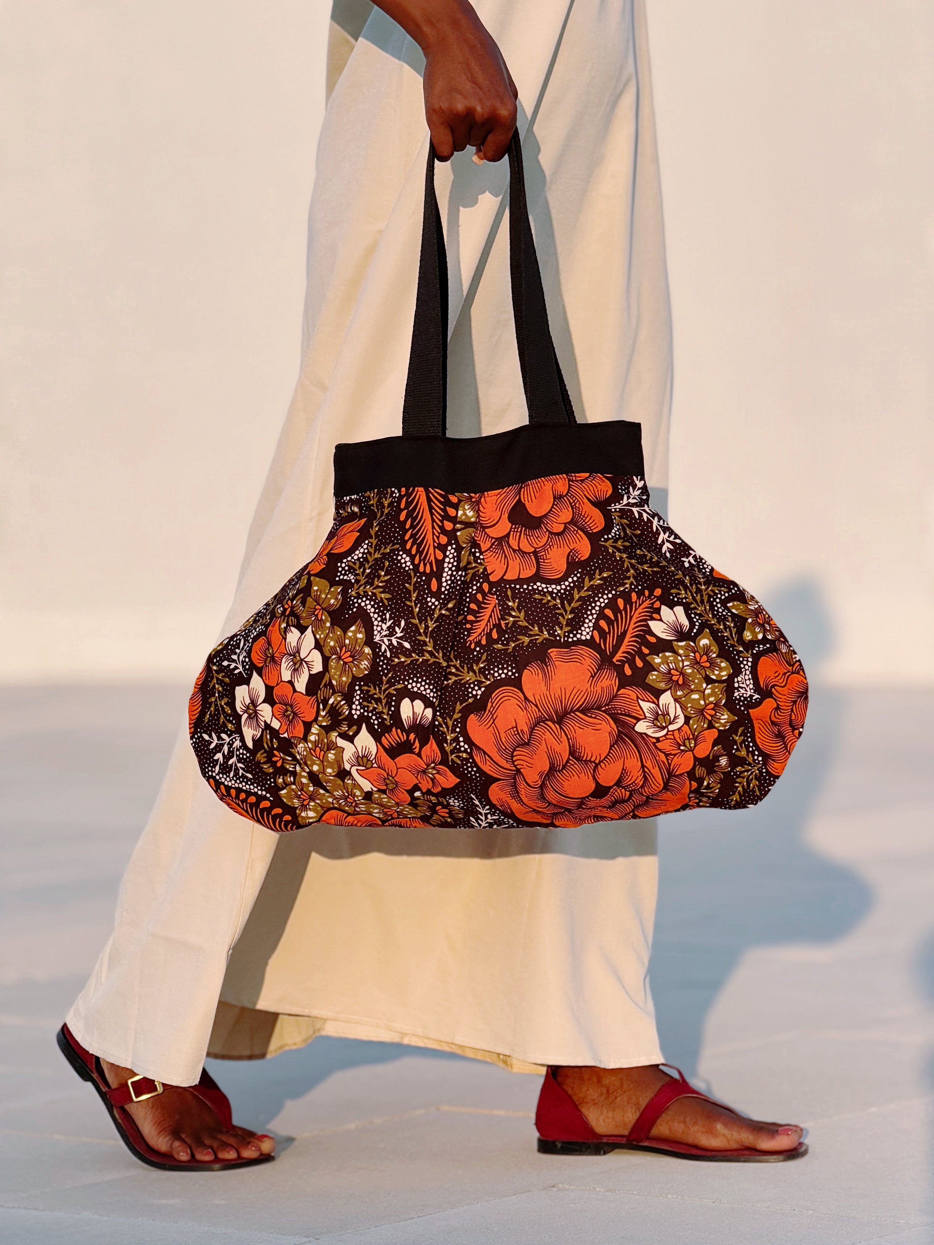 SIGANNA Life from Clay (Agulu) - Artisan African Tote Bag M.